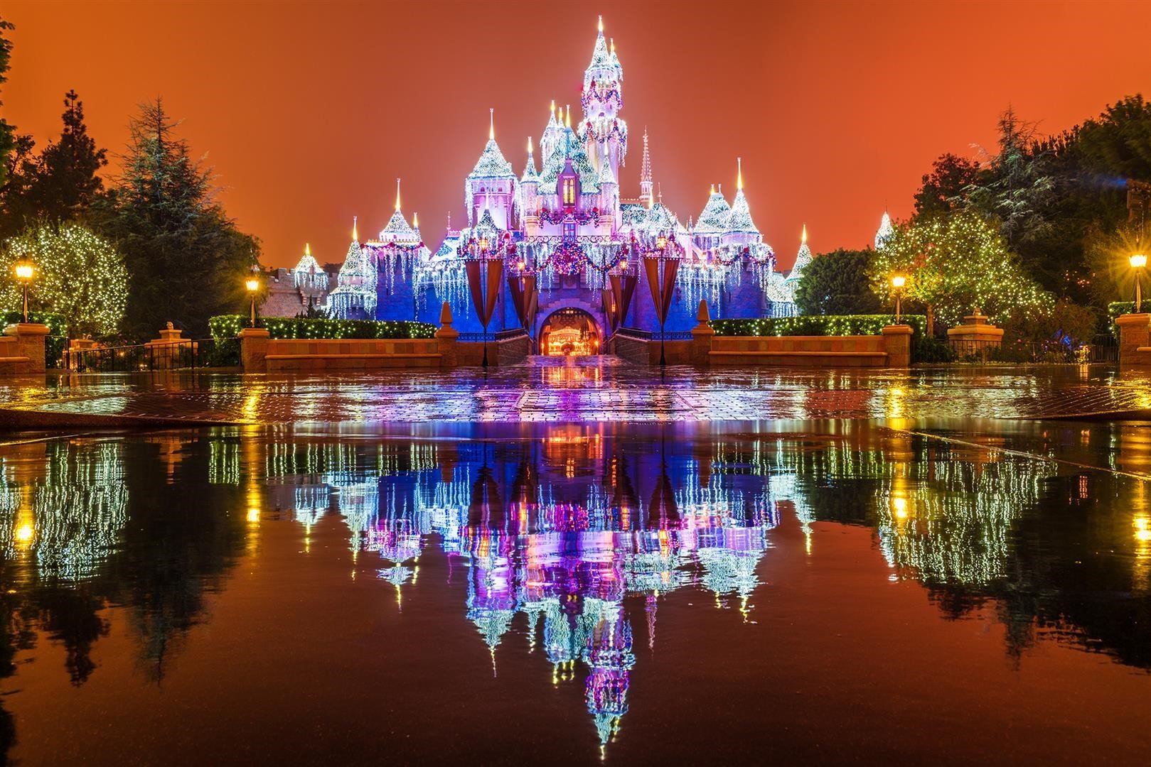 Enjoy the Magic of Disney this Christmas: At Disneyland